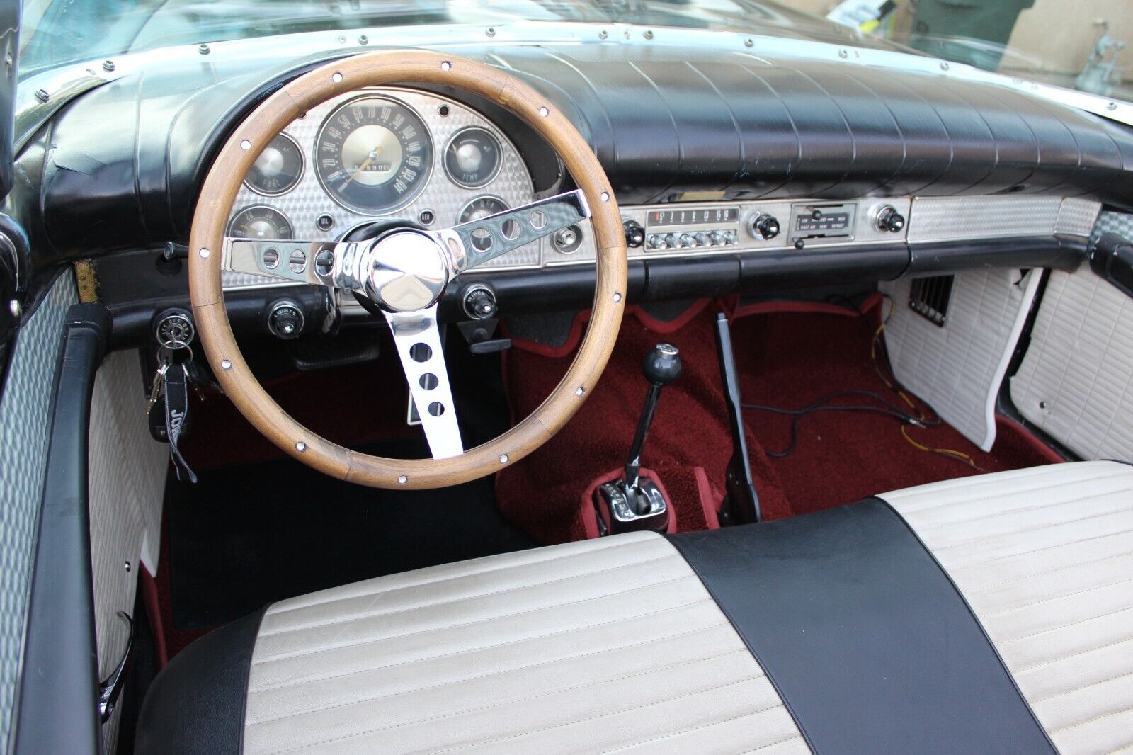 Ford-Thunderbird-Cabriolet-1957-2