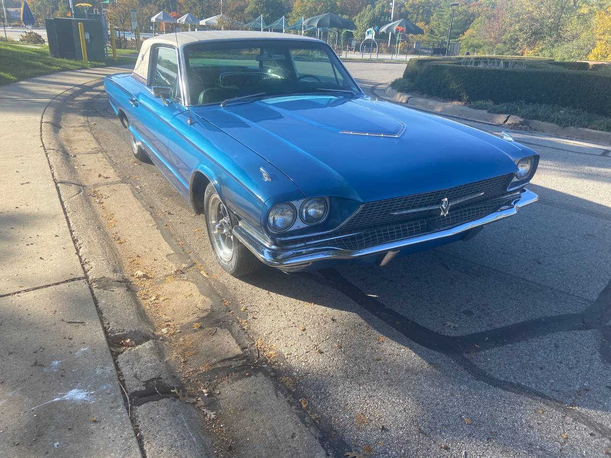 Ford-Thunderbird-deluxe-1966-5