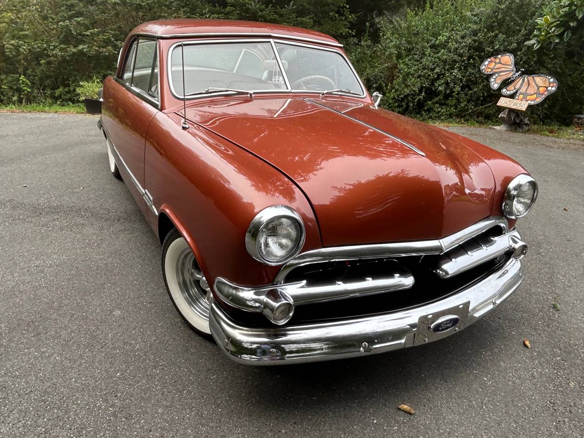 Ford-Victoria-hardtop-1951-5