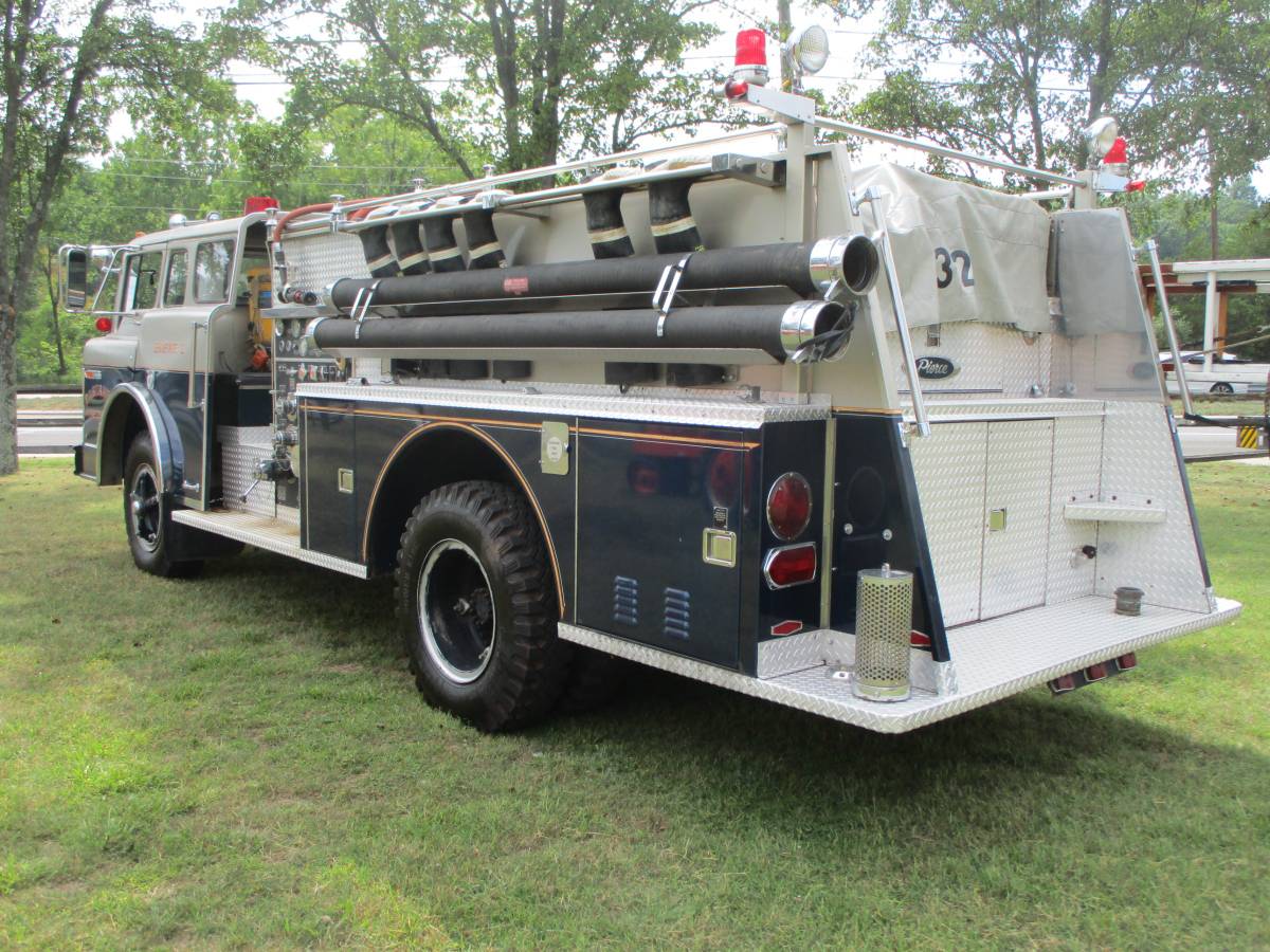 Ford-pierce-fire-truck-1973-2