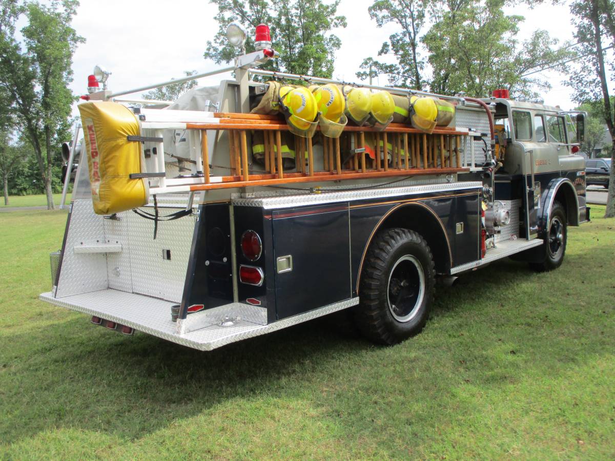 Ford-pierce-fire-truck-1973-4