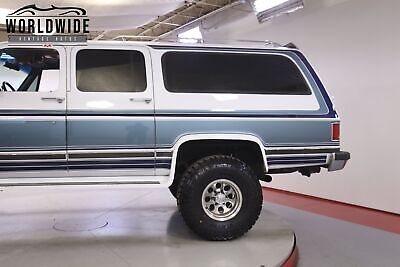 GMC-Suburban-1991-9