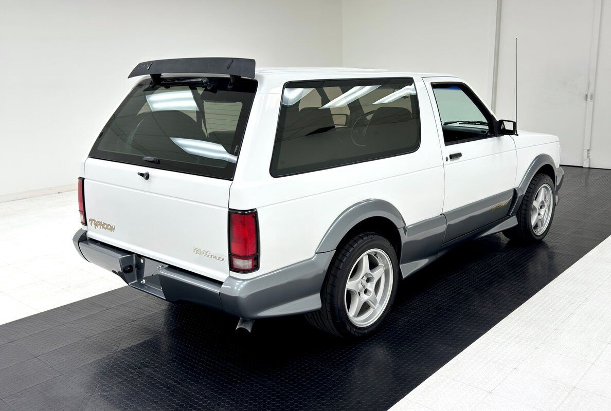 GMC-Typhoon-SUV-1993-4