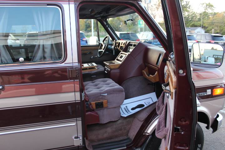 Gmc-Vandura-2500-conversion-1990-12