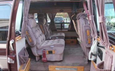 Gmc-Vandura-2500-conversion-1990-13