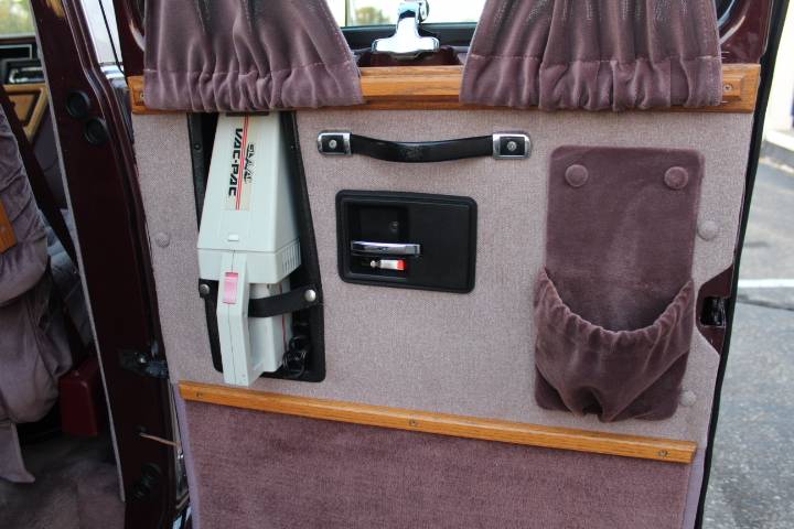 Gmc-Vandura-2500-conversion-1990-14