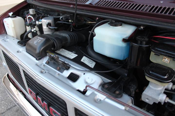 Gmc-Vandura-2500-conversion-1990-19