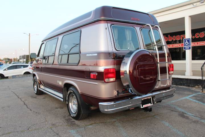 Gmc-Vandura-2500-conversion-1990-4