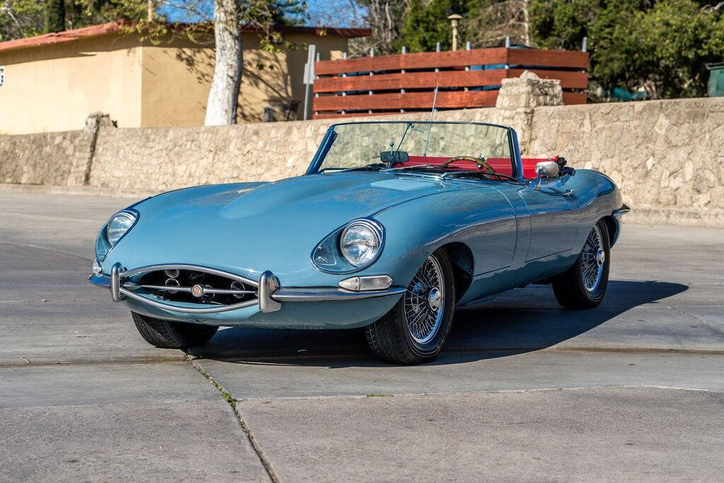 Jaguar-E-Type-Cabriolet-1968-3