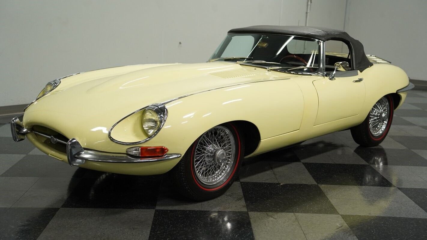 Jaguar-E-Type-Cabriolet-1968-5