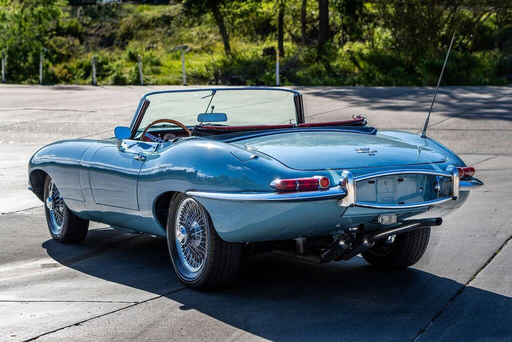 Jaguar-E-Type-Cabriolet-1968-5