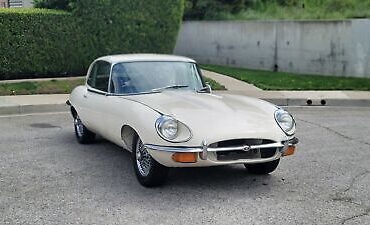 Jaguar-E-Type-Coupe-1969-2