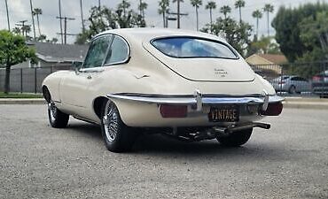 Jaguar-E-Type-Coupe-1969-8