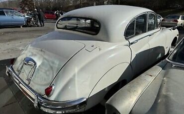 Jaguar-MK-VIII-1958-4