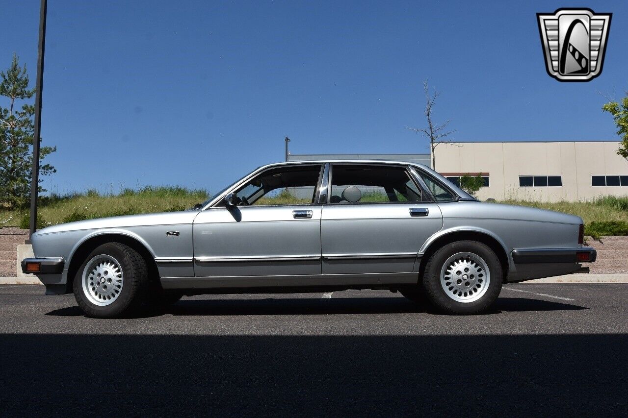 Jaguar-XJ6-Berline-1991-3