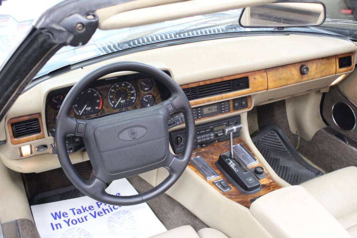 Jaguar-Xj-series-xjs-2dr-conver-1993-17