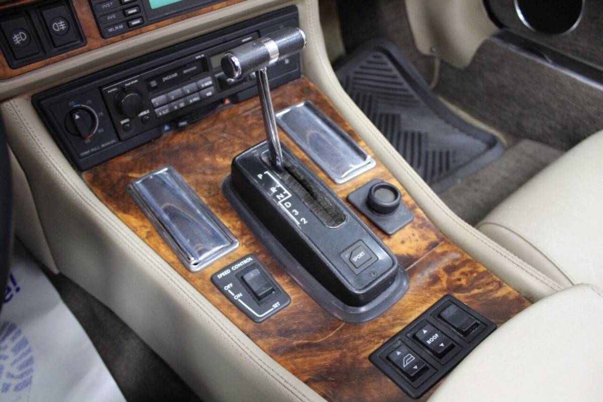 Jaguar-Xj-series-xjs-2dr-conver-1993-22