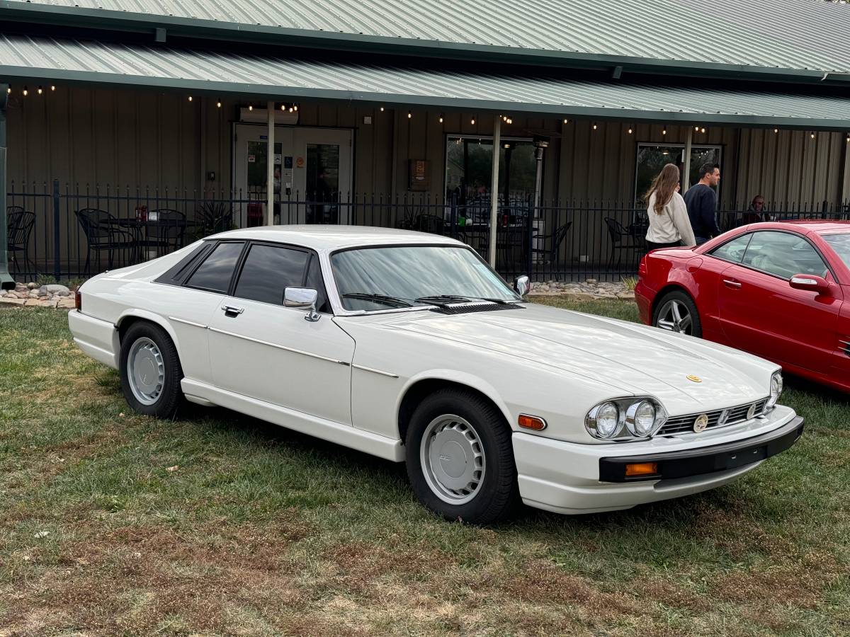 Jaguar-Xjs-classic-collection-coupe-1991-20