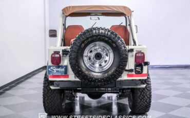 Jeep-CJ-1981-11