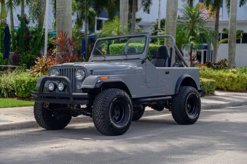 Jeep-CJ-1982-2