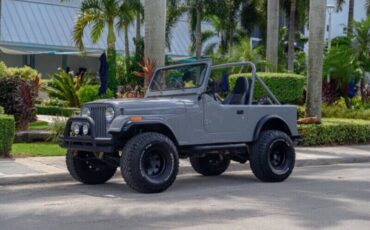 Jeep-CJ-1982-3