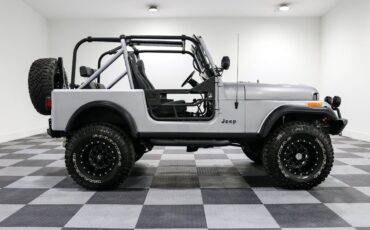 Jeep-CJ-1984-11