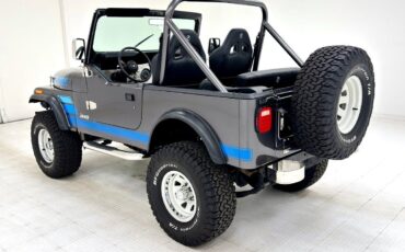 Jeep-CJ-1986-2