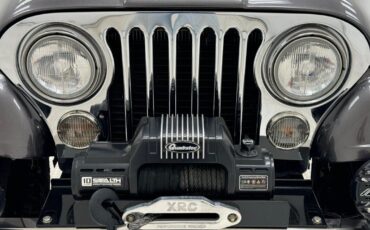 Jeep-CJ-1986-8