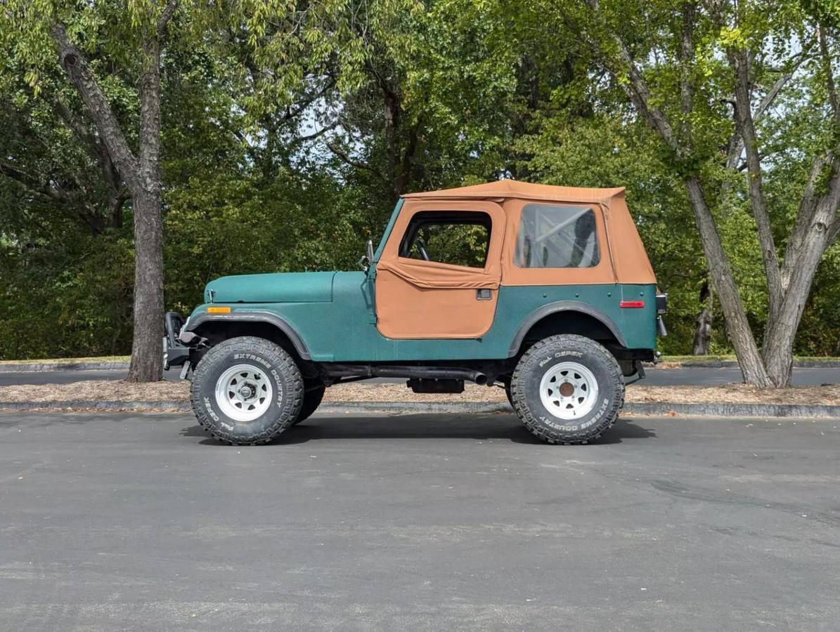 Jeep-Cj-7-1976-10