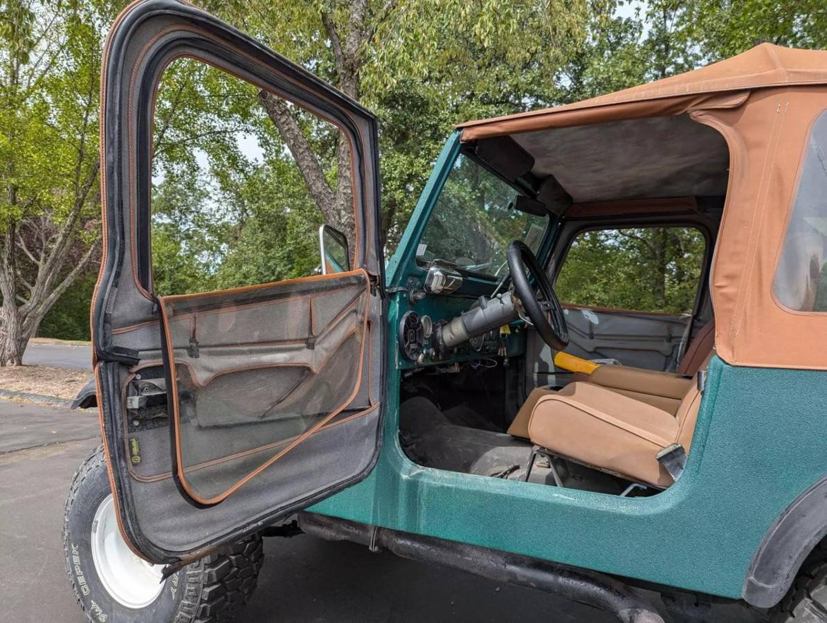 Jeep-Cj-7-1976-11