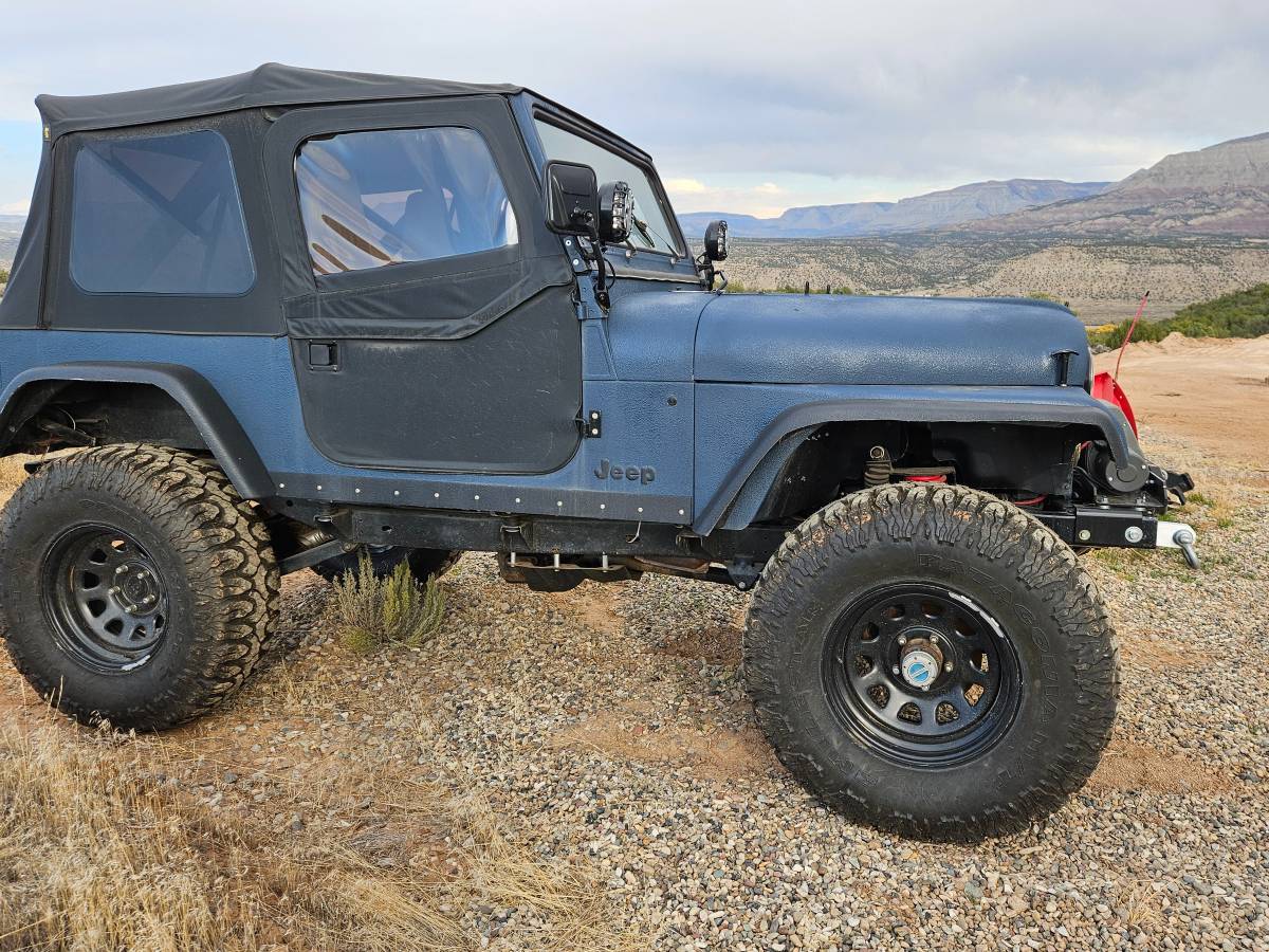 Jeep-Cj-7-open-body-std.-1983-2