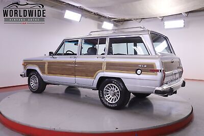 Jeep-Grand-Wagoneer-1988-4