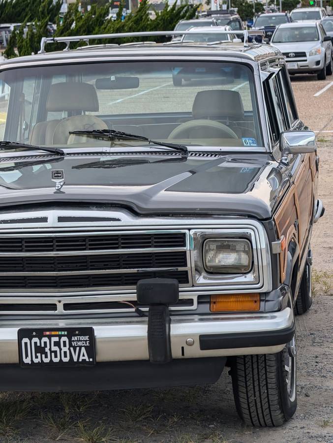 Jeep-Grand-wagoneer-1988-1