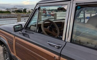 Jeep-Grand-wagoneer-1988-4