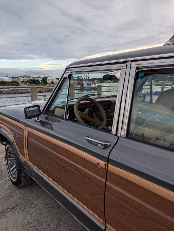 Jeep-Grand-wagoneer-1988-4