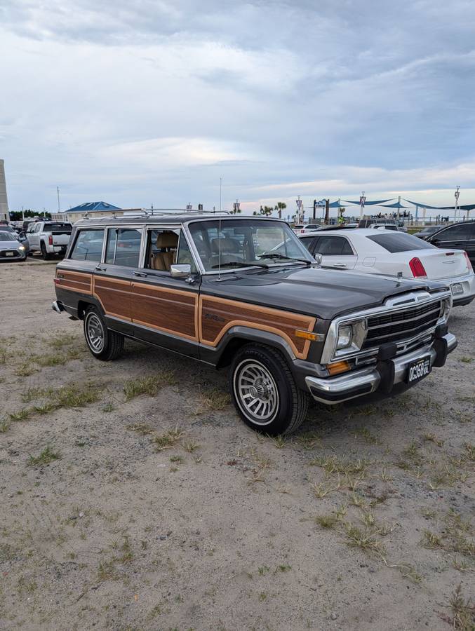 Jeep-Grand-wagoneer-1988-7