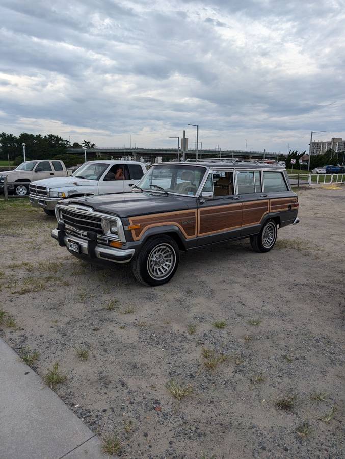 Jeep-Grand-wagoneer-1988-8