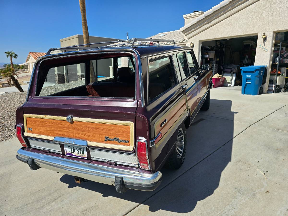 Jeep-Grandwagoneer-1988-10