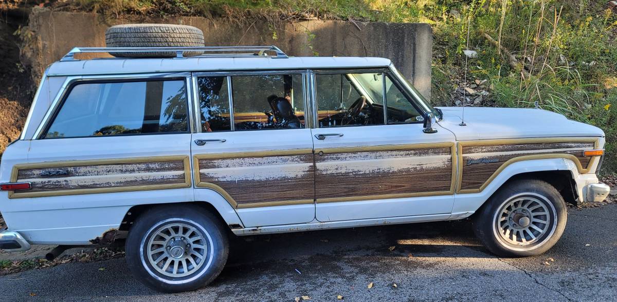 Jeep-Grandwagoneer-1989-1