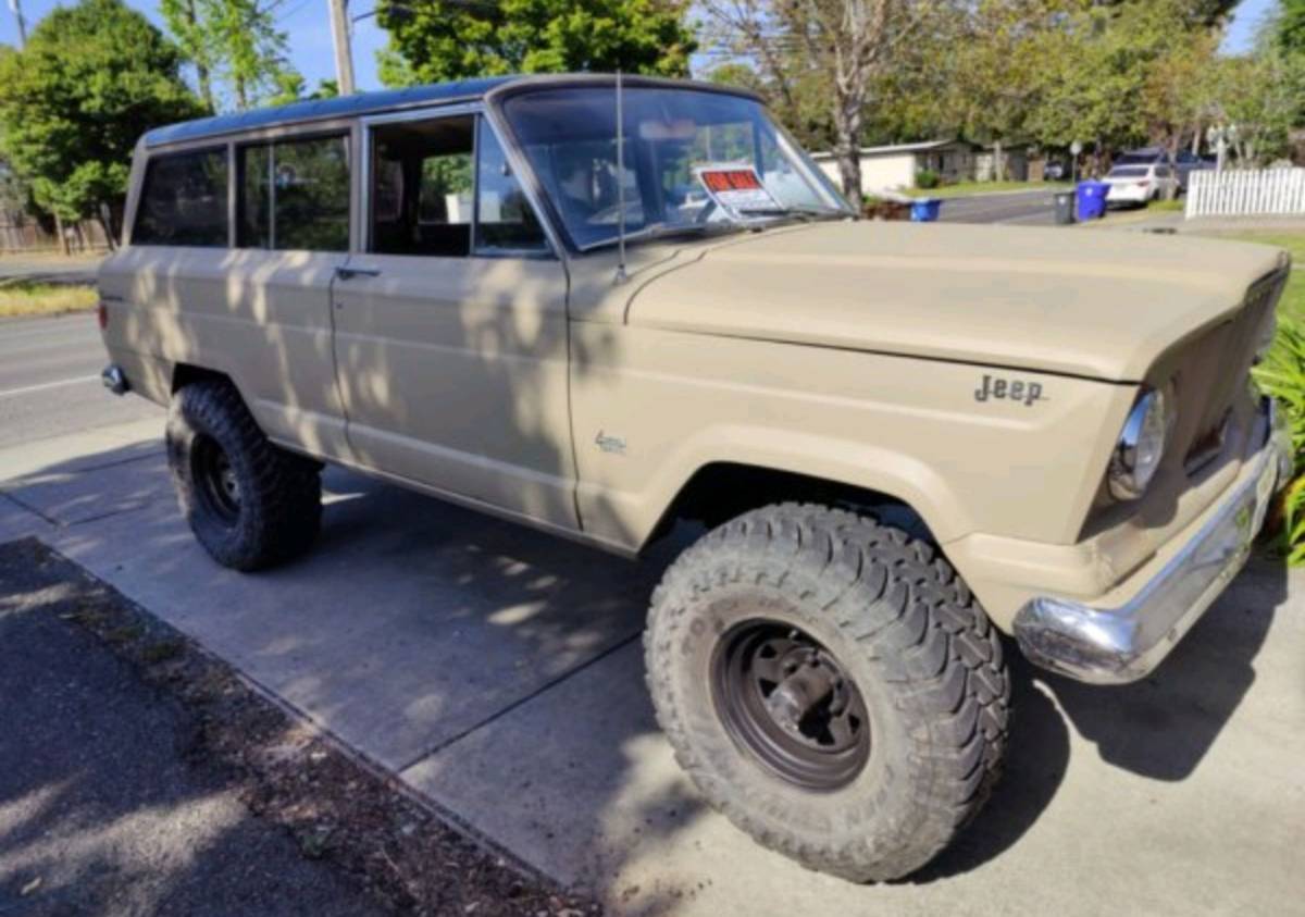 Jeep-Wagoneer-1964