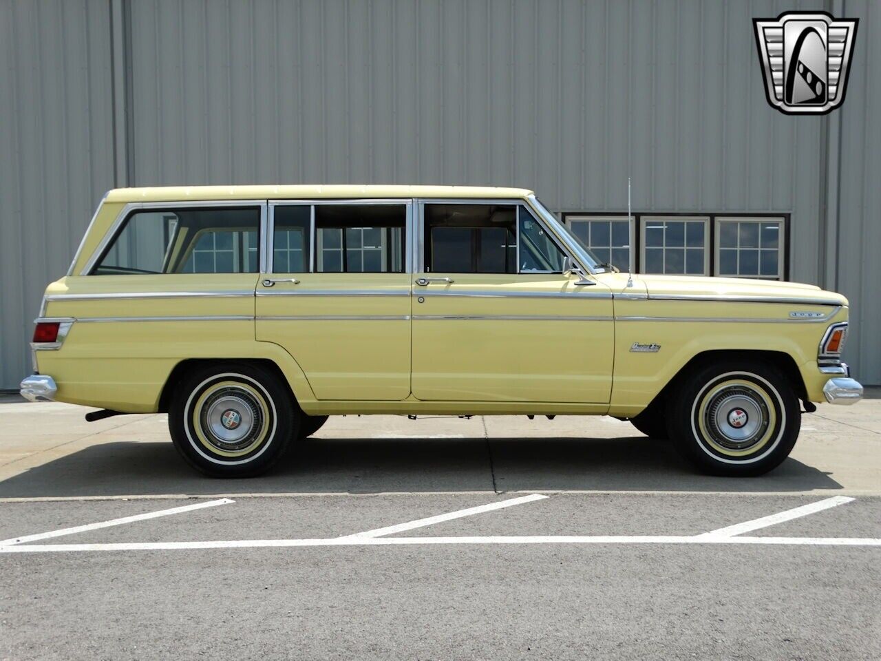 Jeep-Wagoneer-1973-8