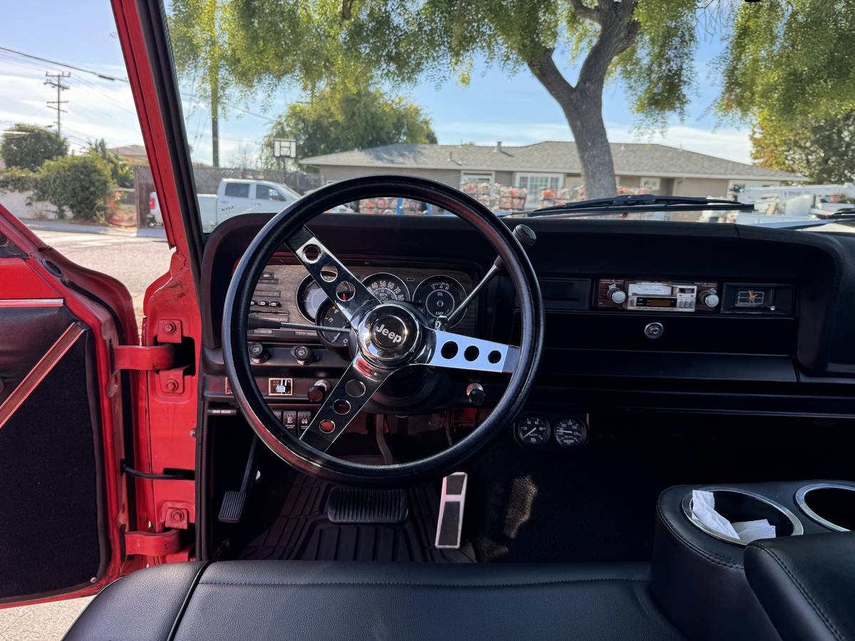 Jeep-Wagoneer-1977-10