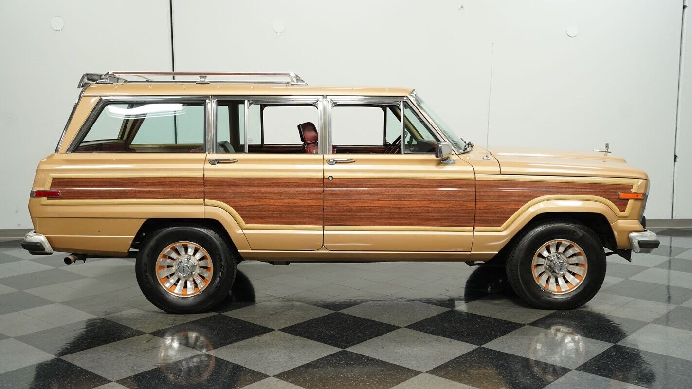 Jeep-Wagoneer-1985-11