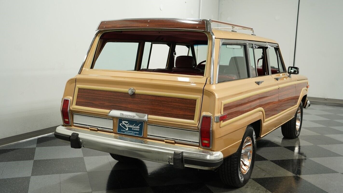 Jeep-Wagoneer-1985-9