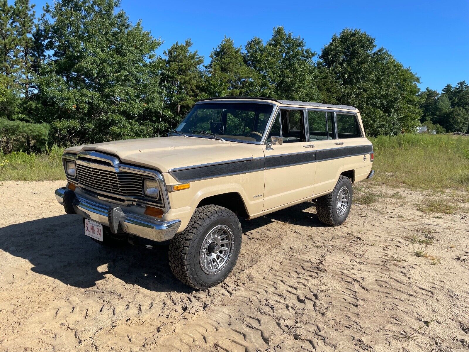 Jeep-Wagoneer-SUV-1979-3