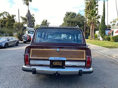 Jeep-Wagoneer-SUV-1984-7