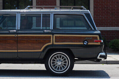 Jeep-Wagoneer-SUV-1991-4