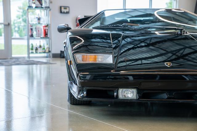 Lamborghini-Countach-1988-11