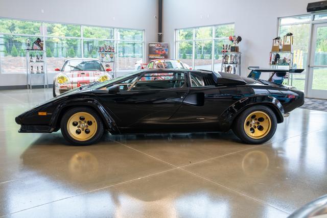 Lamborghini-Countach-1988-3