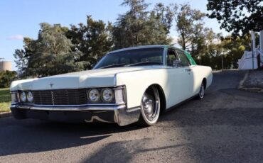 Lincoln-Continental-1968-5